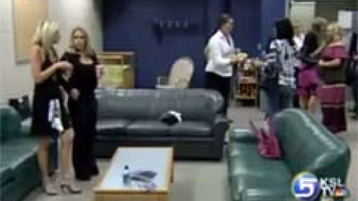 Jazz Players' Families Gather in VIP Room