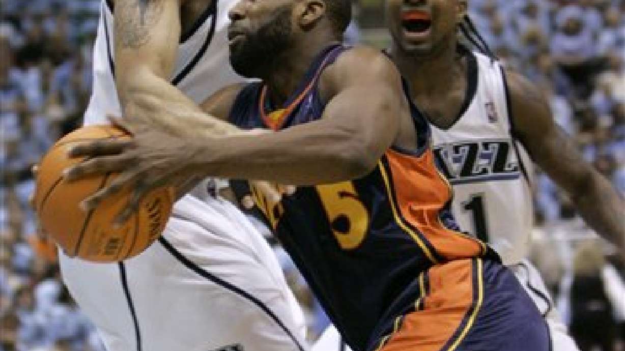 Warriors search for solution to Jazz back at home sweet home
