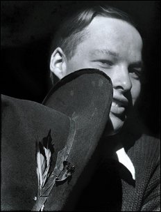 Inquiry reopened in discovery of poet's remains