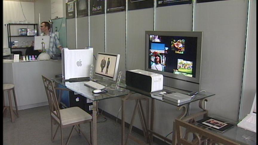 Computer Store Asking for Help in Finding Burglars