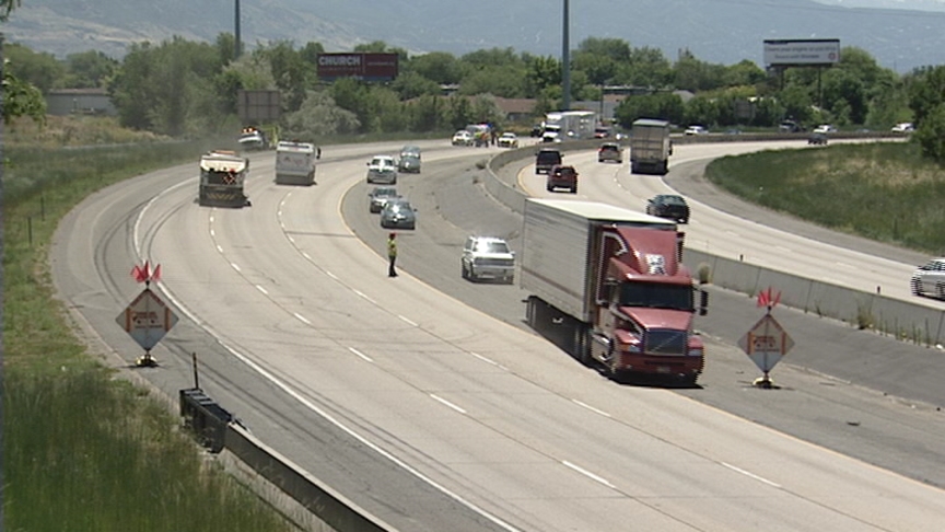Truck spills asphalt on I-15 in Davis County