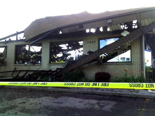 Firefighters escape roof collapse at West Jordan restaurant