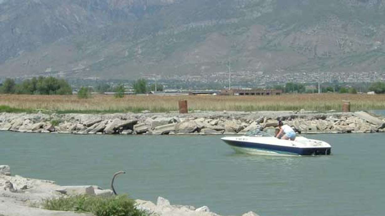 Boat Harbor Workers Getting Ready for Rush of Boaters