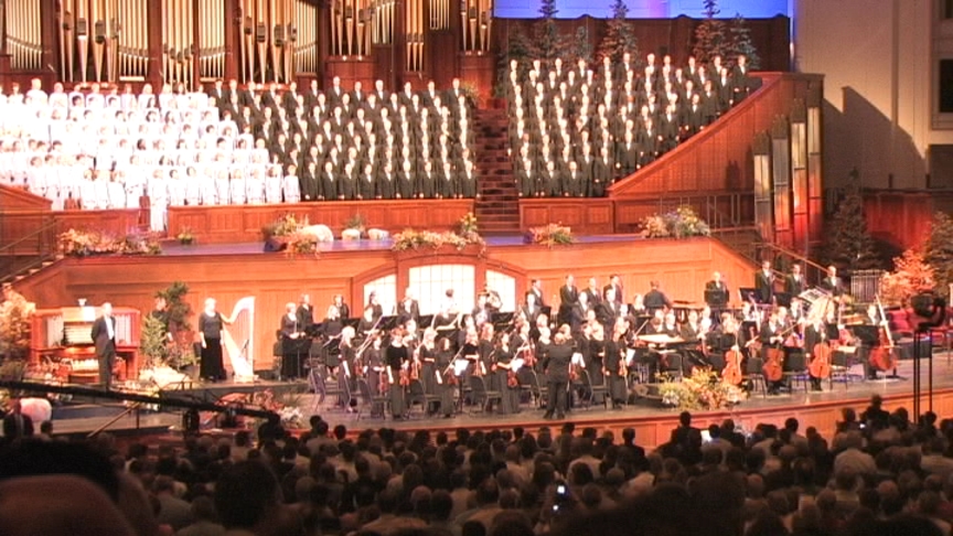 Mormon Tabernacle Choir celebrates 80 years in broadcasting