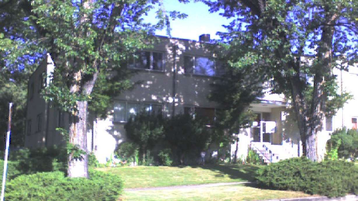 Neighbors unsettled over Avenues hostel