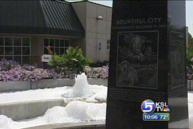 Bubbles in Fountain Have Authorities Upset