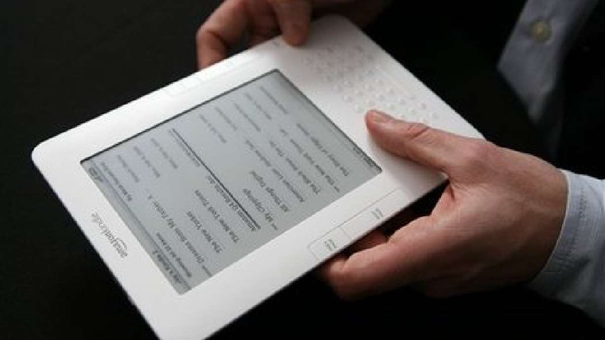 Local bookstores not worried about Amazon's e-book sales