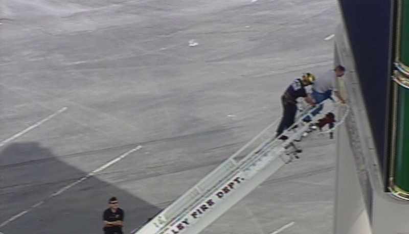 Lift malfunctions, leaving two workers stuck on marquee