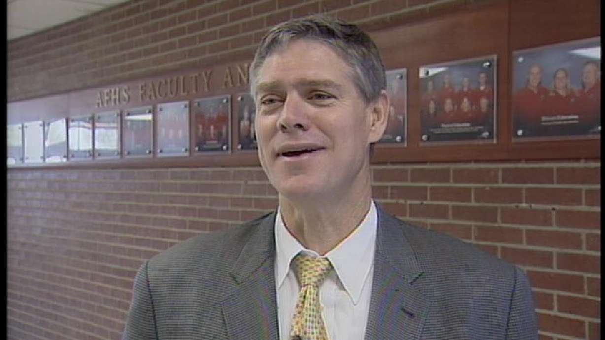 Major League Baseball Player Visits High School