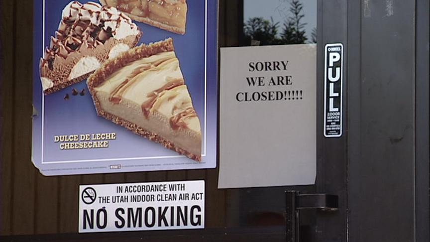 Police Searching for a Man Who Robbed a Fast-Food Restaurant