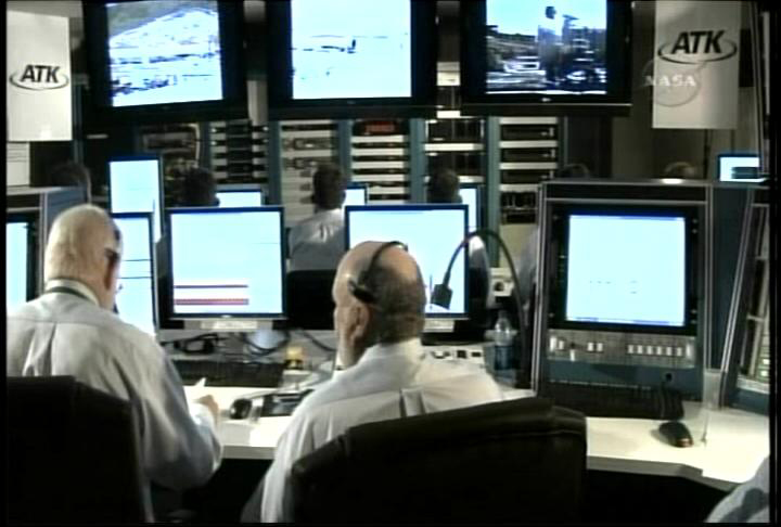 Problem cancels moon rocket test firing in Utah