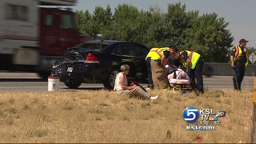 Boat falls off trailer on I-15