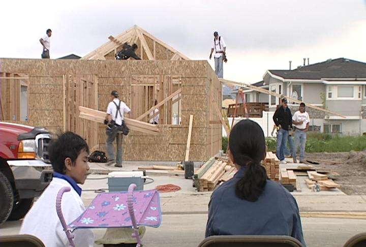 Habitat for Humanity says beware of door-to-door solicitor
