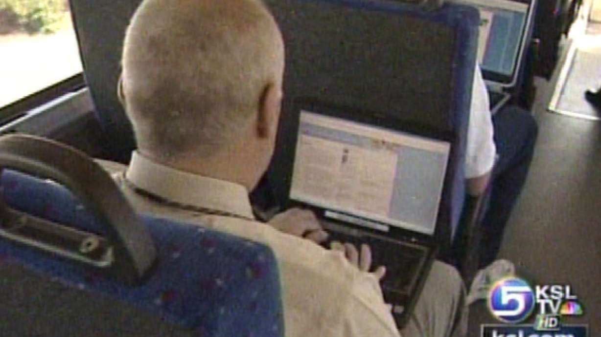 Transit System Plans for Wireless Access on Bus Routes
