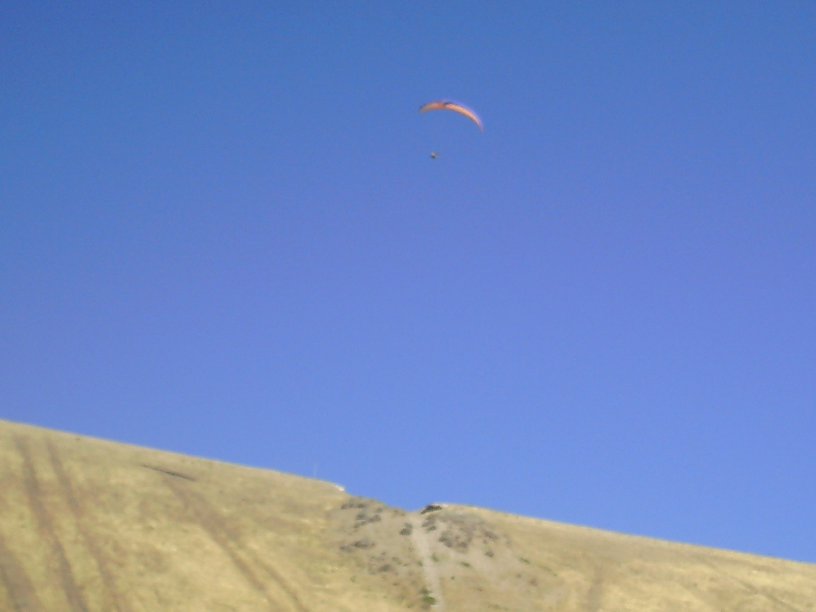 Instructor: Paragliding is safe despite recent crashes