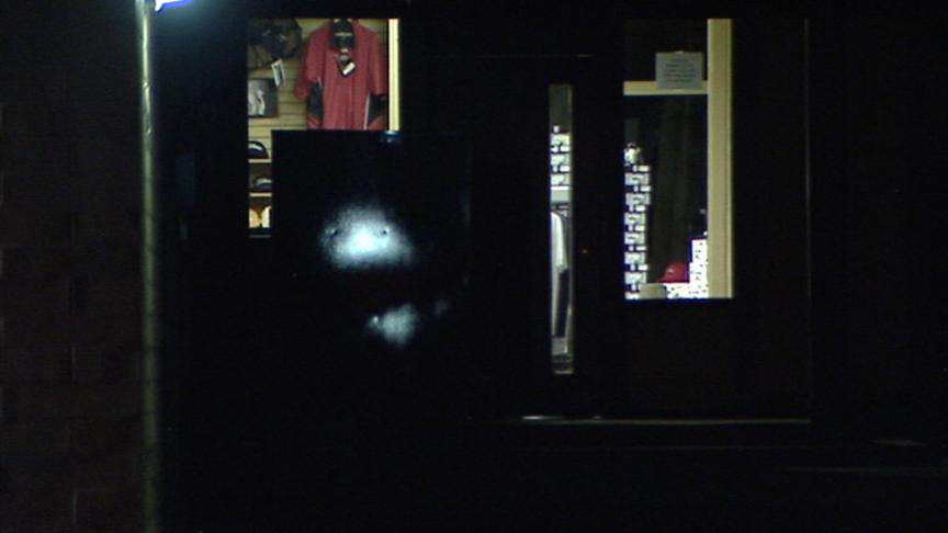 Man breaks into golf course clubhouse, leaves empty-handed