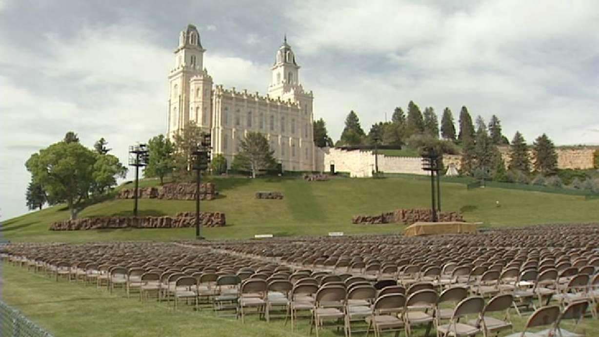 Big Crowds Head to Manti for the Mormon Miracle Pageant