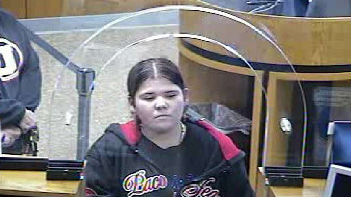 Woman robs bank in West Valley City
