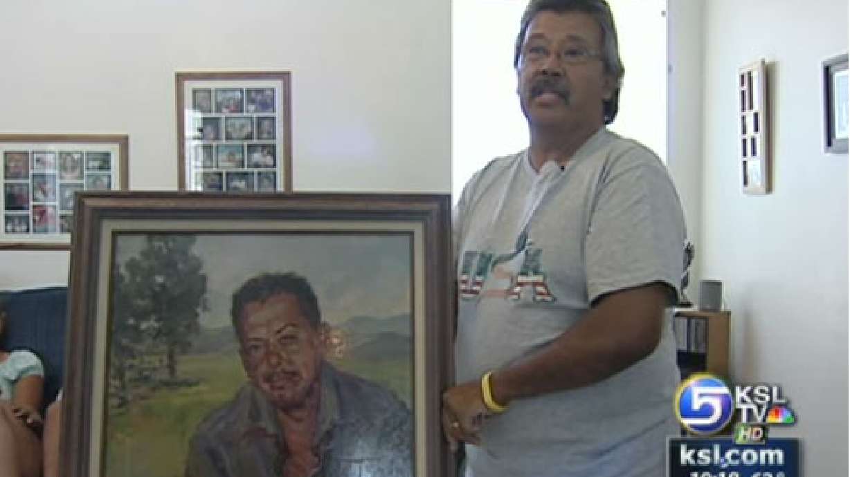 Father of Fallen Soldier Receives Painting From Stranger