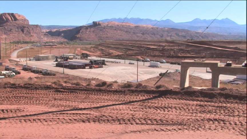 Waste spill shuts down Moab uranium cleanup