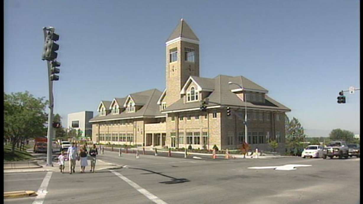 The Gordon B. Hinckley Alumni and Visitors Center is Finished