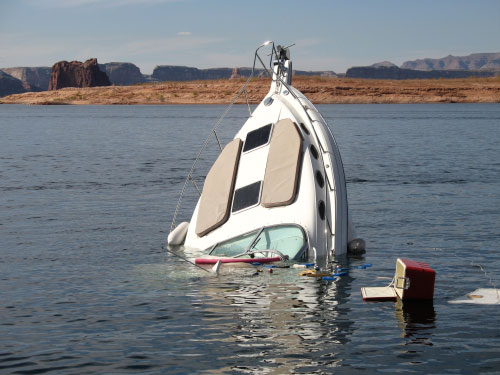 Utah family rescued from sinking boat in AZ