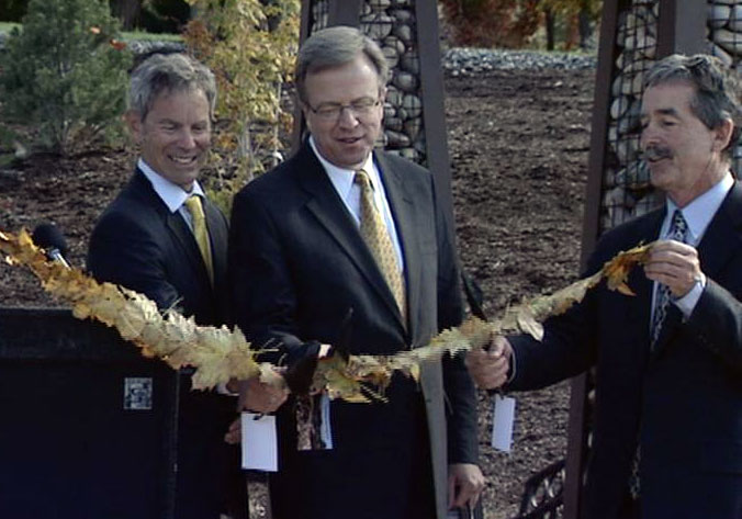 Vacant lot gets new life as native garden