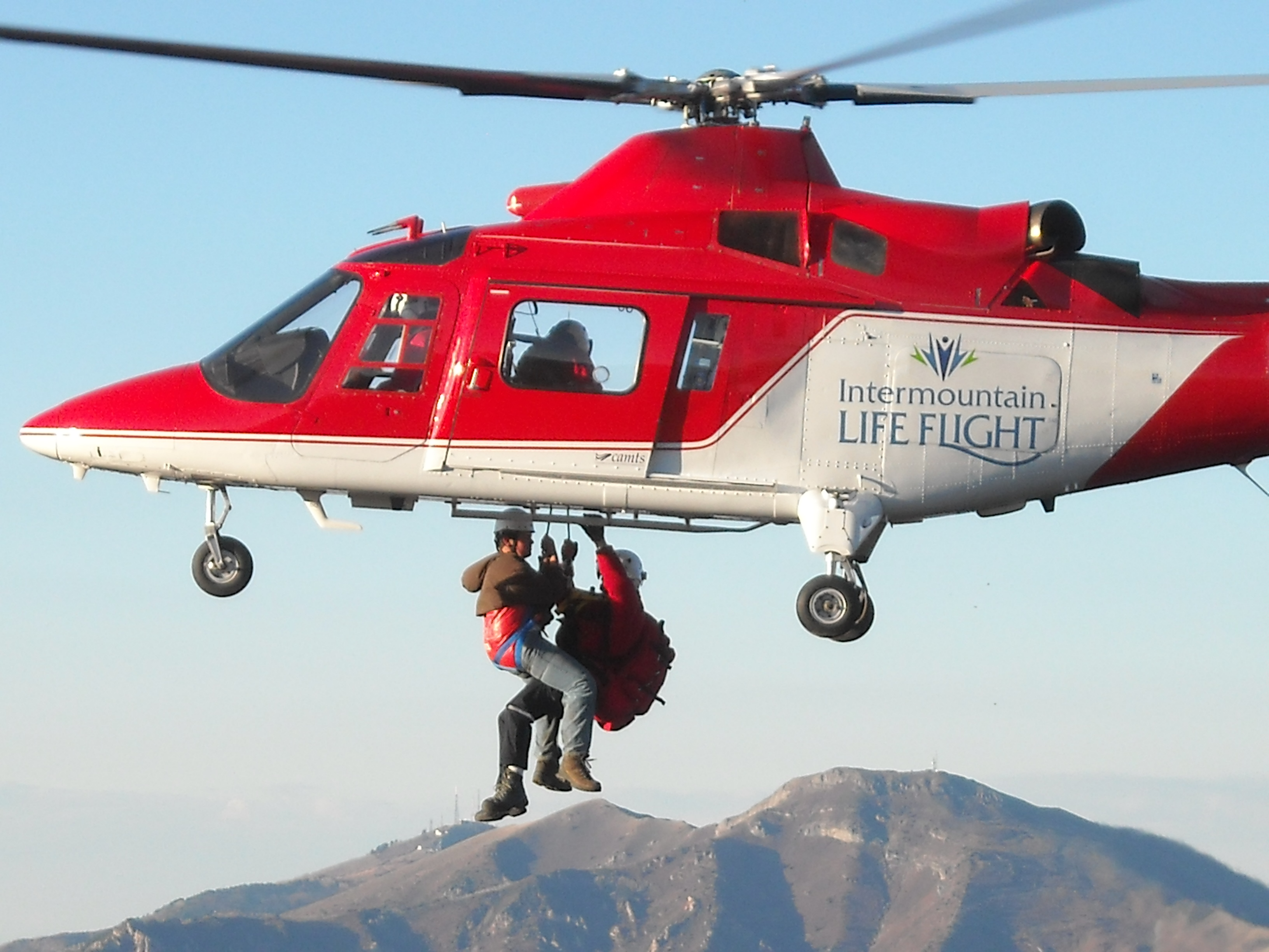 Hikers rescued from Middle Canyon