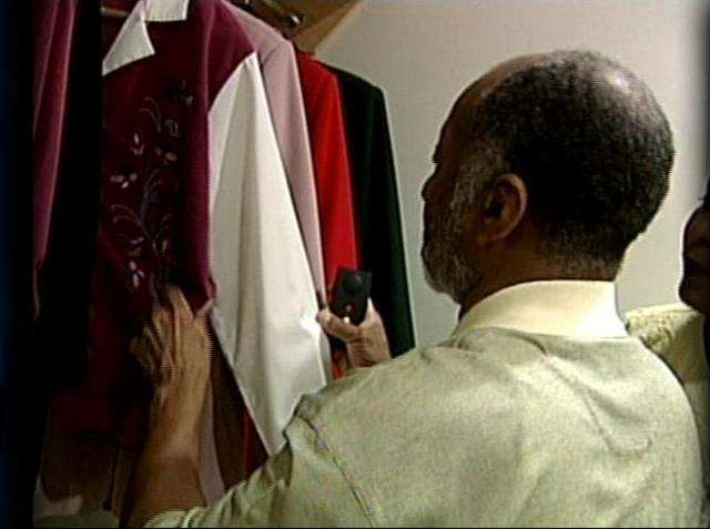 People with Fading Eyesight Find Ways to Remain Independent