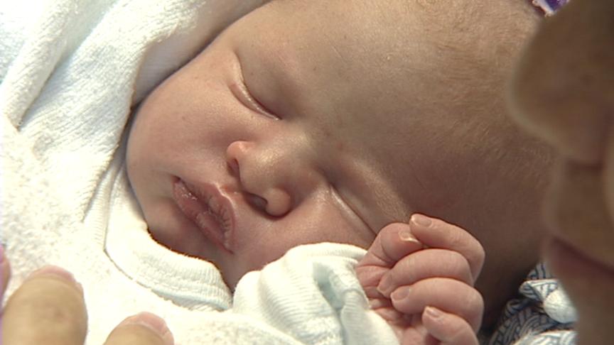 Woman Gives Birth on the Side of I-15