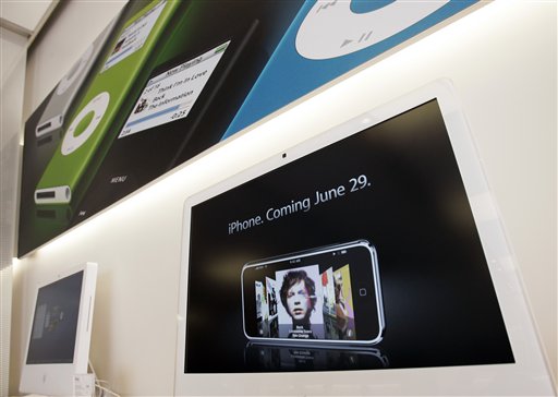 Launch of iPhones Creating a Frenzy at Apple Store