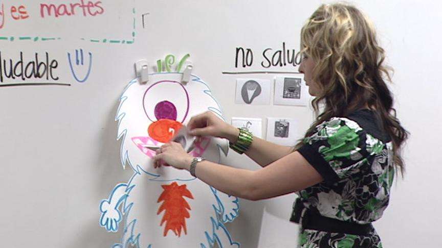 1st-graders learning Spanish in dual-immersion program