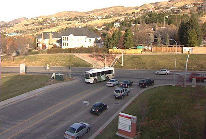 Former associate professor dies in fall from U shuttle