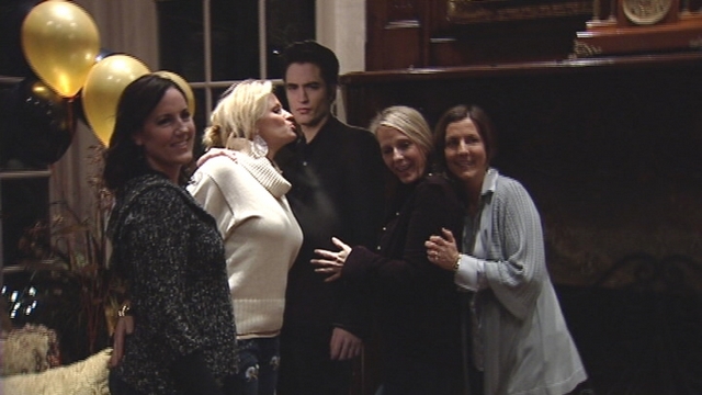 'Twilight' fans celebrate new movie with special party