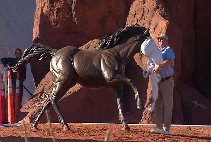 Utah artist's statue gaining national attention