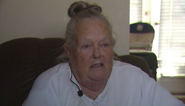 The Nintendo Wii that Rae Lou Elsberry paid for was taken from her shopping cart by a man in his 20s.