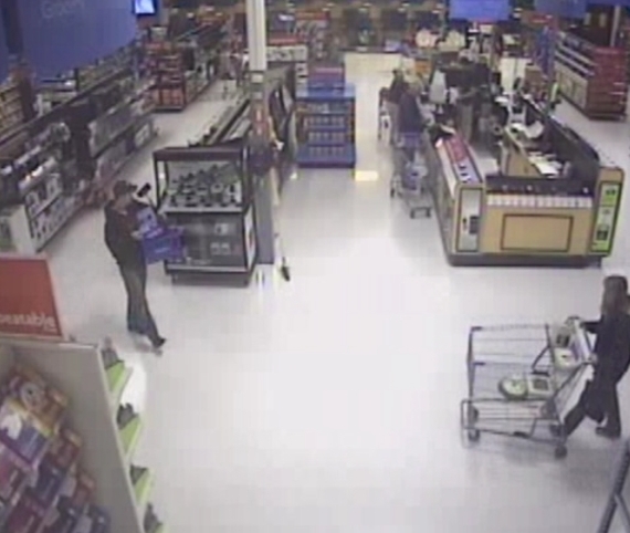 Man steals Nintendo Wii from a grandmother's shopping cart