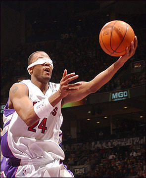 Peterson agrees to 4-year deal with Hornets
