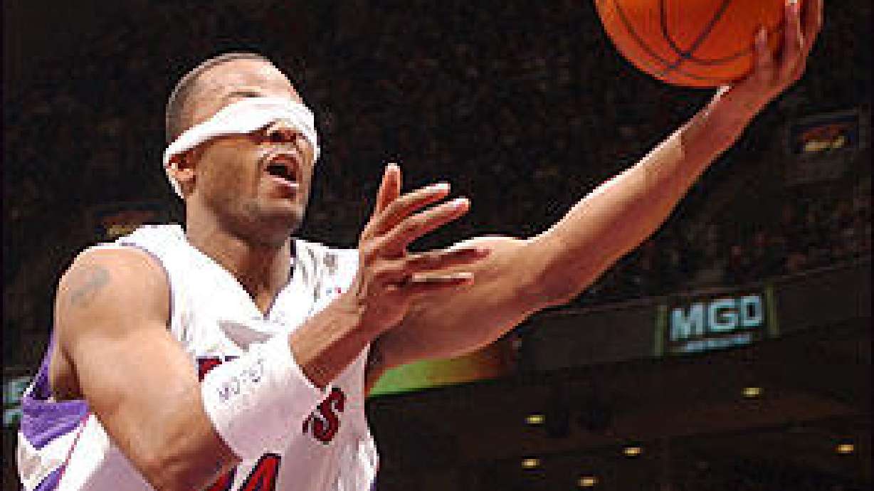 Peterson agrees to 4-year deal with Hornets