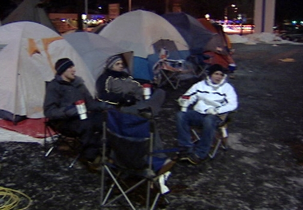 Waiting in line? Professor explains psychology behind recent phenomenon