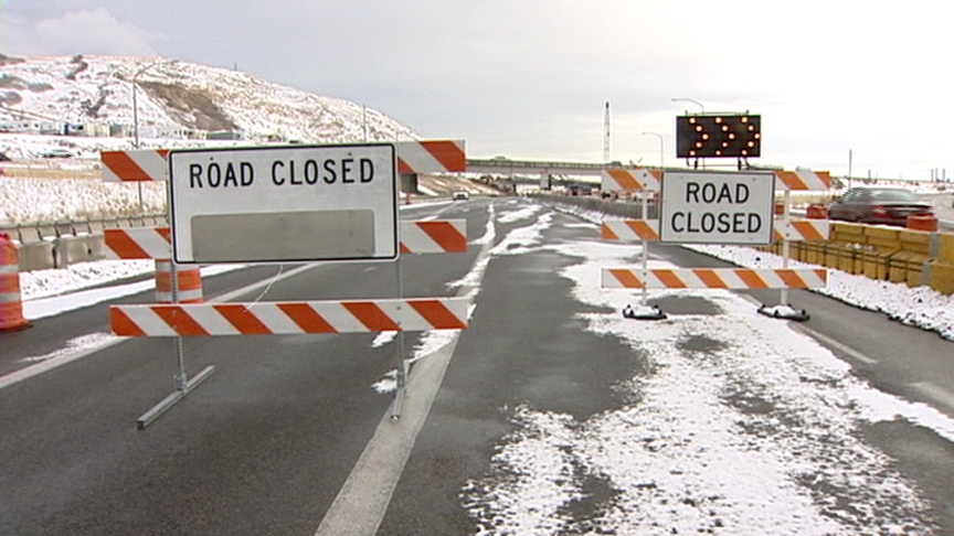 Bridge demolition project shuts down I-15 in North Salt Lake