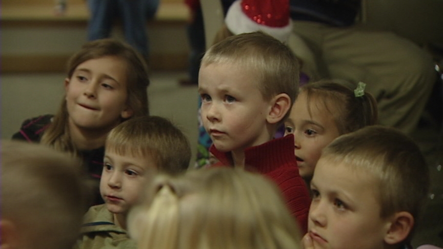 Utah kids share 'Cookies with Santa'