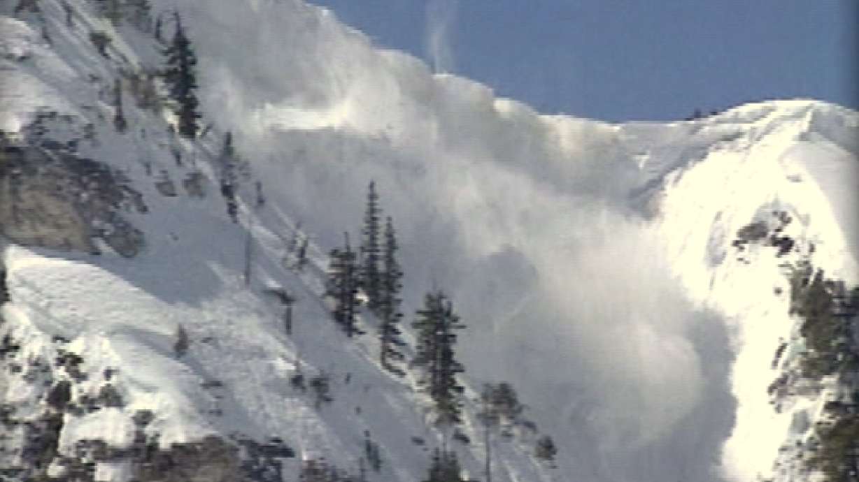 Center warns of avalanche danger