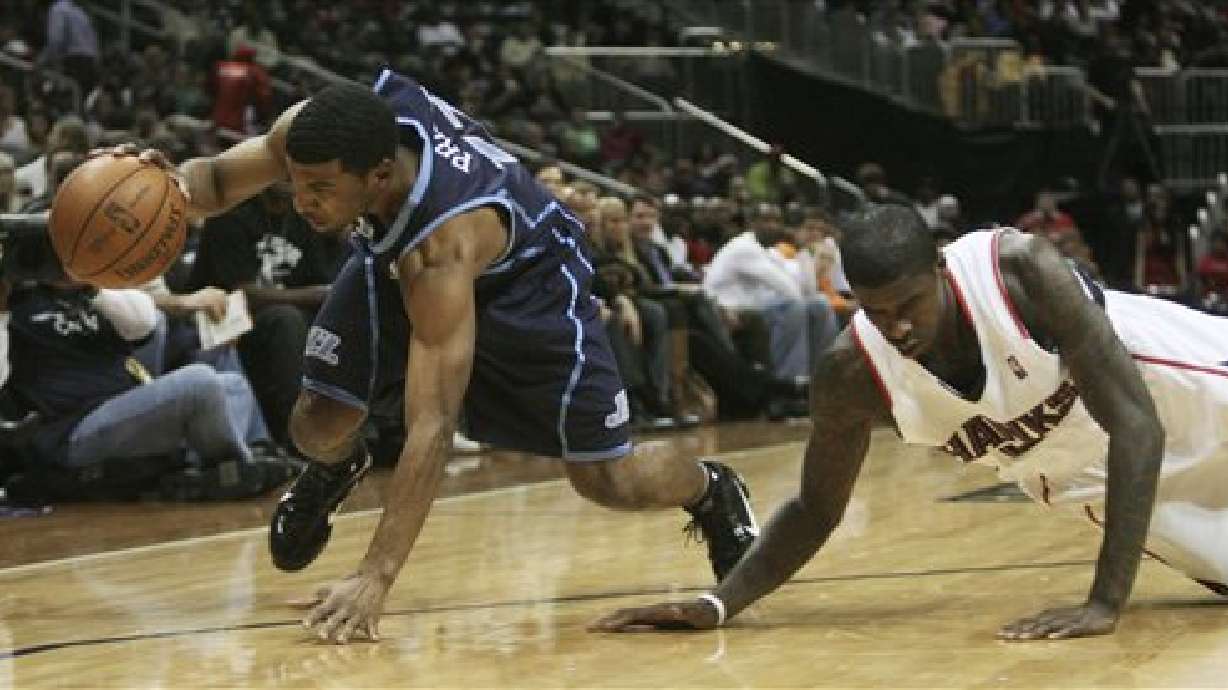 One and done; Jazz can't put two together on road