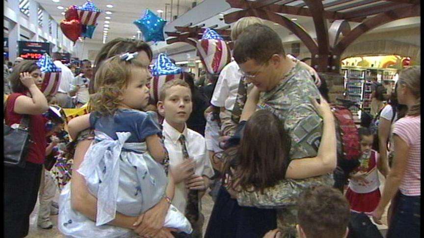 142nd Military Intelligence Soldiers Return from Iraq