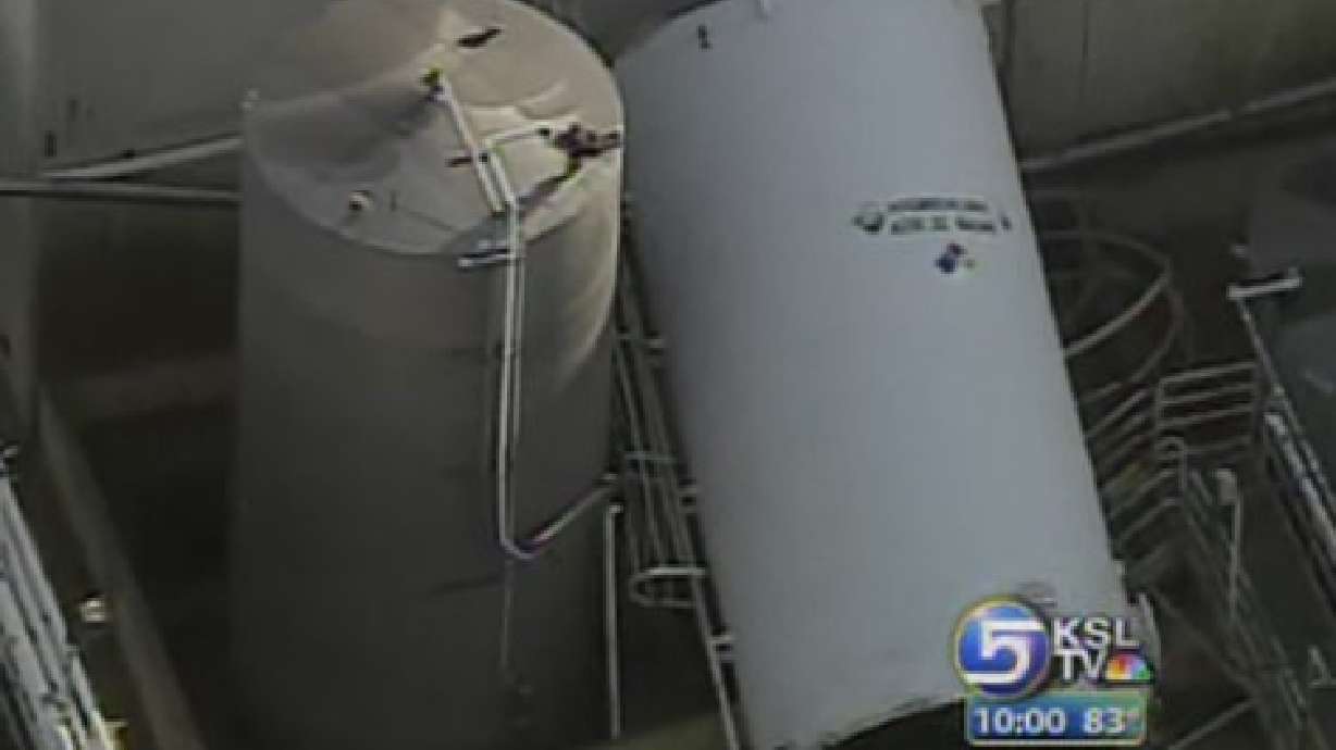 Officials Evacuate Area Near Chemical Spill