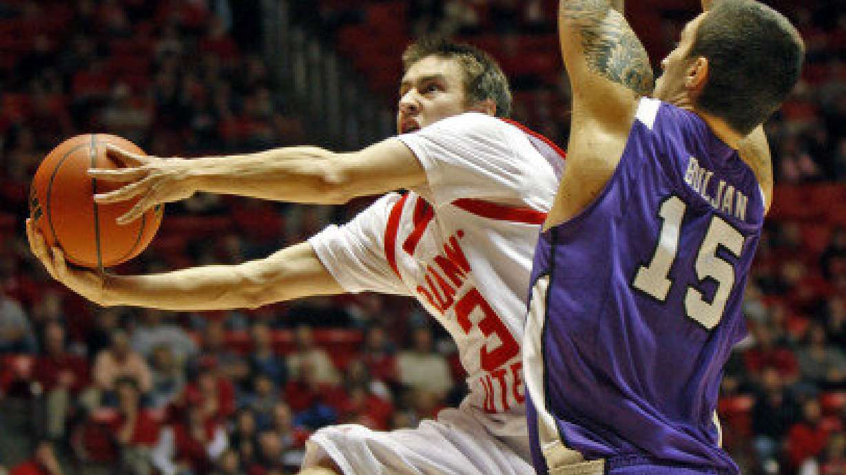 Henderson leaves program, defections now up to 5