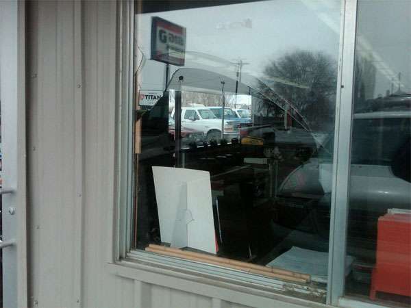 Officer shoots and kills burglary suspect in Roosevelt