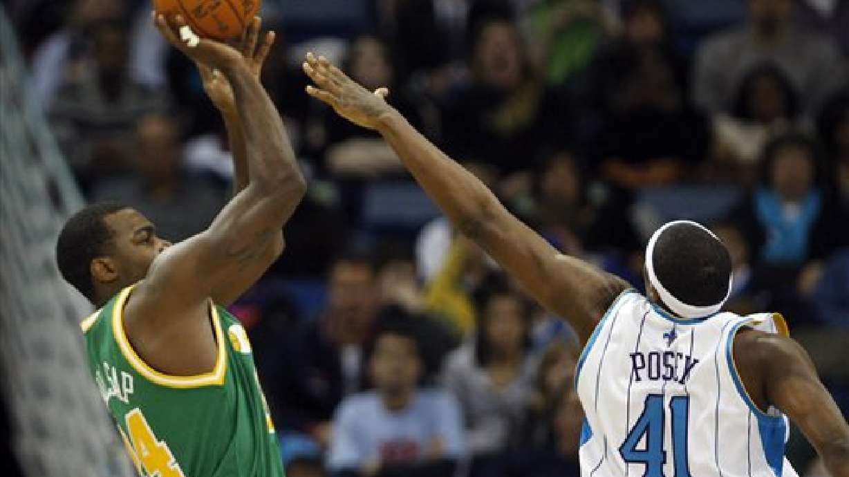 Millsap, Boozer mesh well in win over Hornets