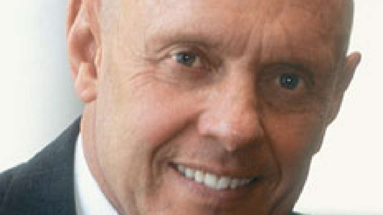 Stephen Covey injured in bike accident